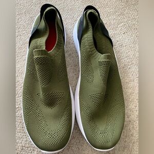 Speedo MN Surf Knit Ultra Lightweight Slip On Men's Sneaker Olive